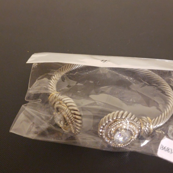 Bracelet - Picture 2 of 3